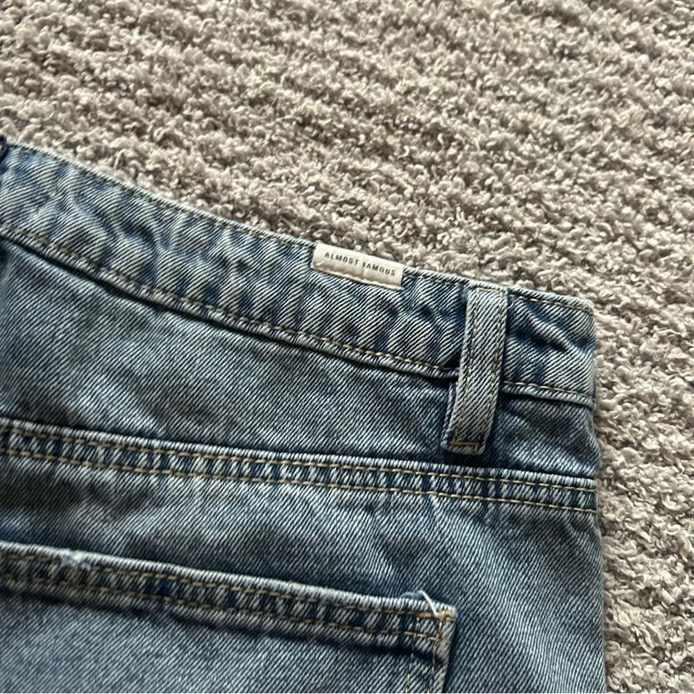 Almost Famous High Rise Distressed Denim Short Shorts Size 9 Y2K - Picture 8 of 9